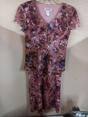 Miss Dorby Floral Maxi Dress with V-Neck Size 8
